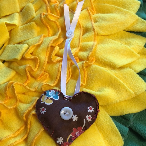 Hand stitched Heart - Picture 4 of 5